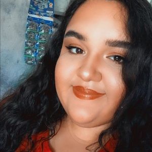 Meet your Posher, Ramona